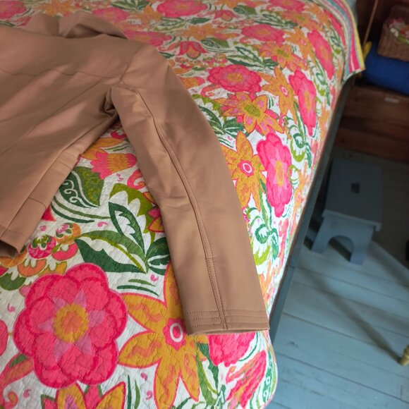 Ladies leather jacket - Picture 2 of 8